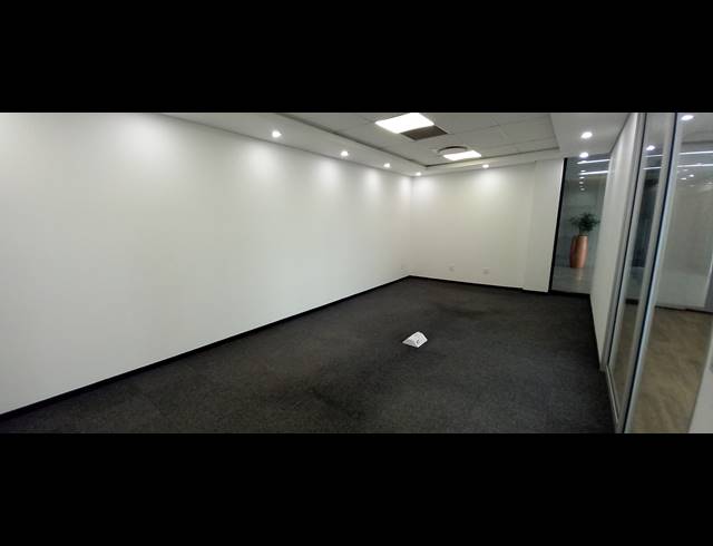 350M² OFFICE TO LET IN BRYANSTON